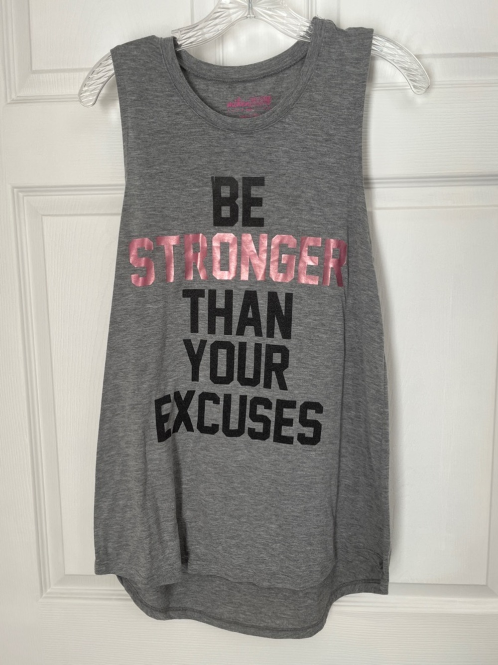 mikenFLOW Women's L Gray Round Neck Sleeveless Lightweight Tank "Be
Stronger"